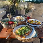 Trulli Clematis With Pool Guest house 4*