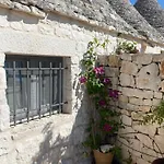 Trulli Clematis With Pool Selva Di Fasano