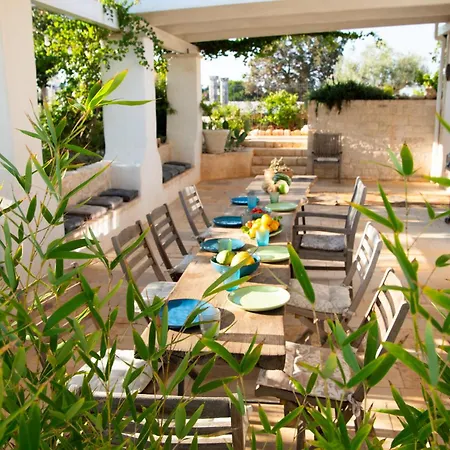 Pensionat Trulli Clematis With Pool