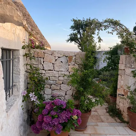Pensionat Trulli Clematis With Pool 4*