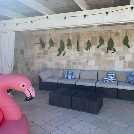 Trulli Clematis With Pool 4* Selva Di Fasano