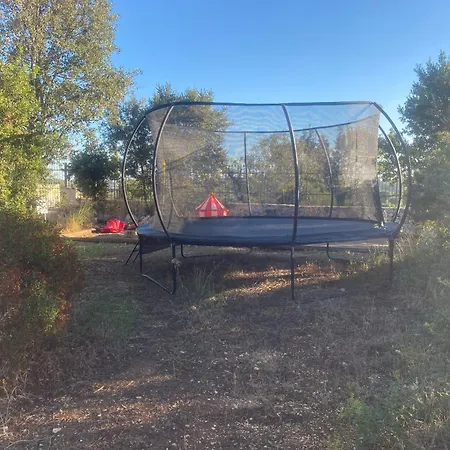 בית הארחה Trulli Clematis With Pool 4*