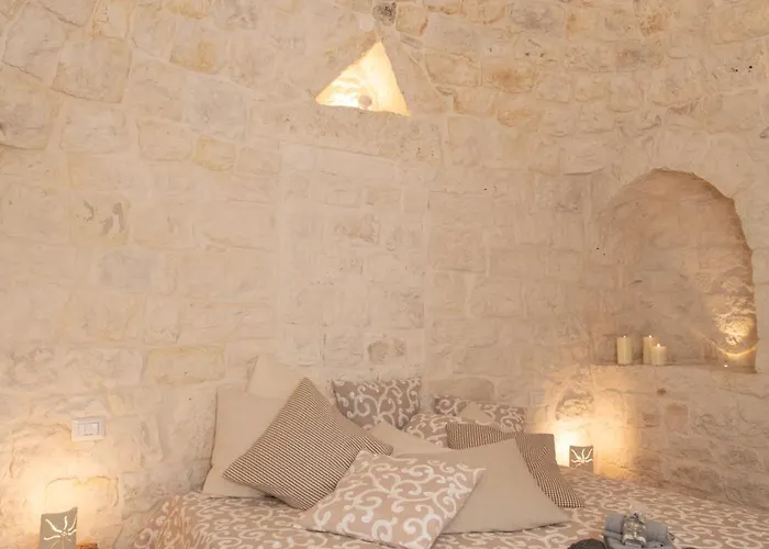 Gæstehus Trulli Clematis With Pool