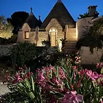 Pensionat Trulli Clematis With Pool 4*