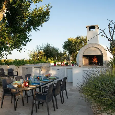 Trulli Clematis With Pool Guest house