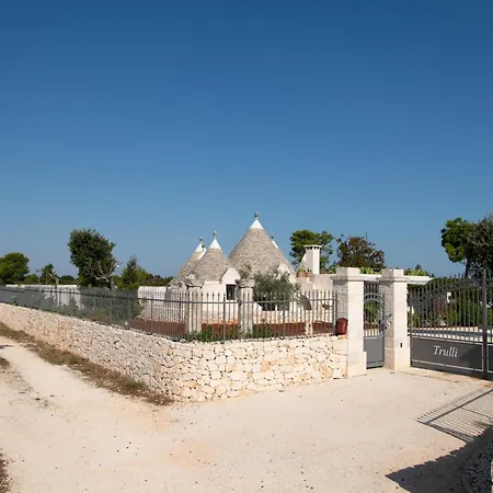 Trulli Clematis With Pool 게스트하우스 4*