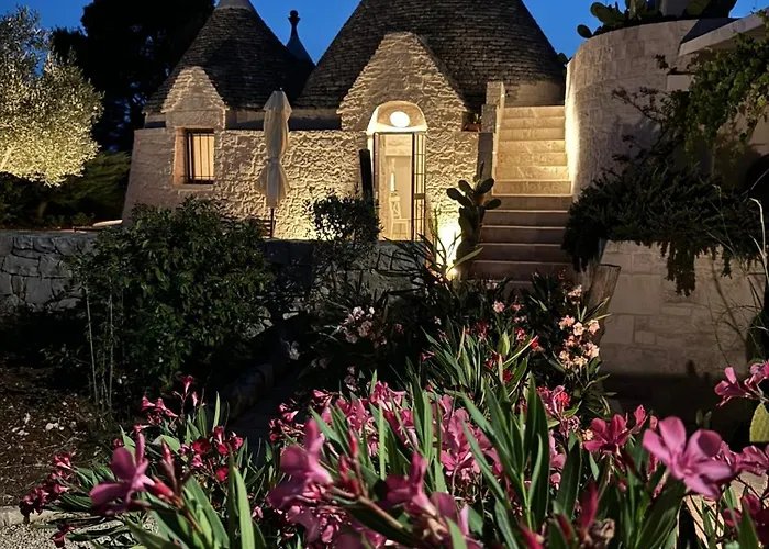 Гостевой дом Trulli Clematis With Pool 4*